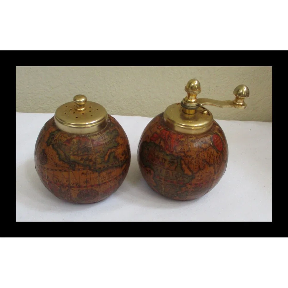 Vintage World Globe Salt Shaker & Pepper Mill Grinder Set from Italy